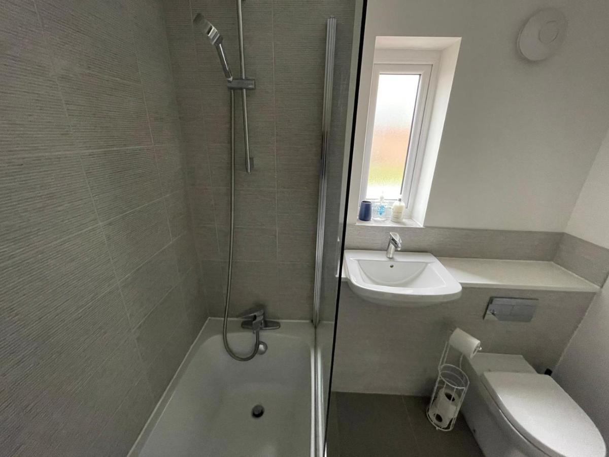 Modern Room With Huge Bed - Walk To City Centre! Манчестер Экстерьер фото