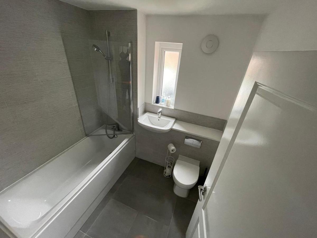 Modern Room With Huge Bed - Walk To City Centre! Манчестер Экстерьер фото