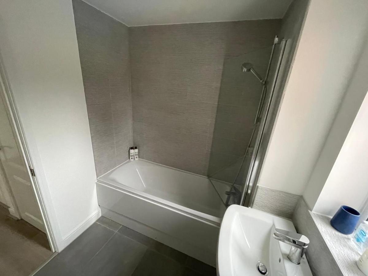 Modern Room With Huge Bed - Walk To City Centre! Манчестер Экстерьер фото
